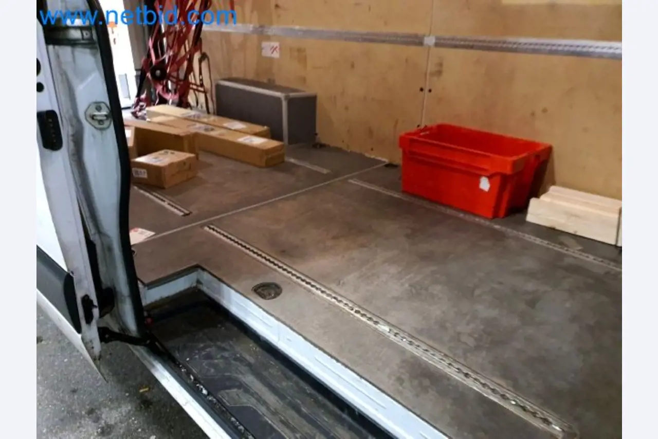 Přepravce balíkové služby-18