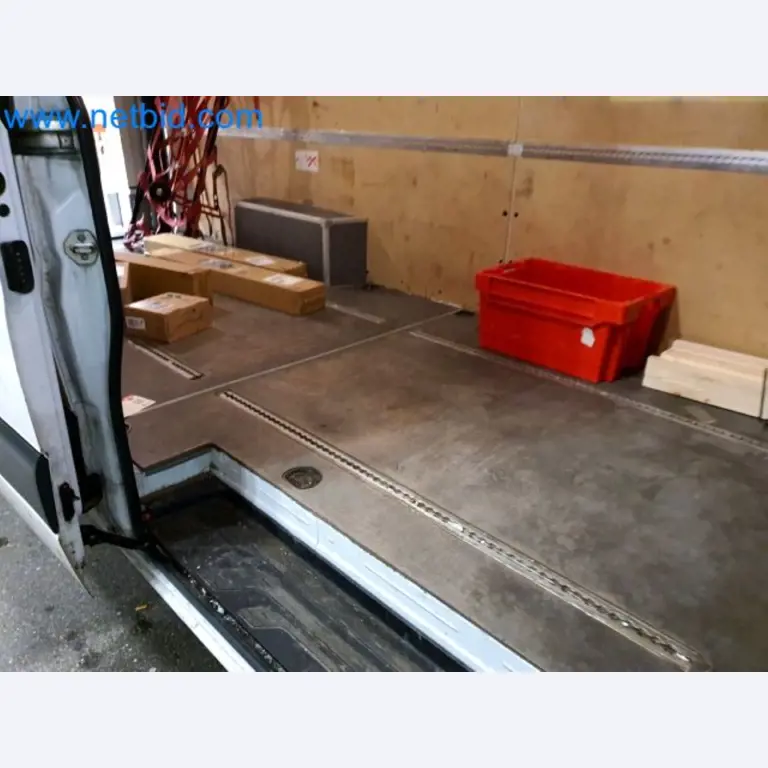 Přepravce balíkové služby-18