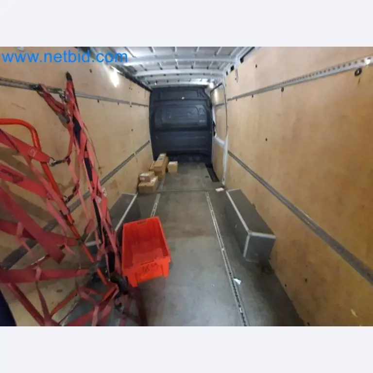 Přepravce balíkové služby-26