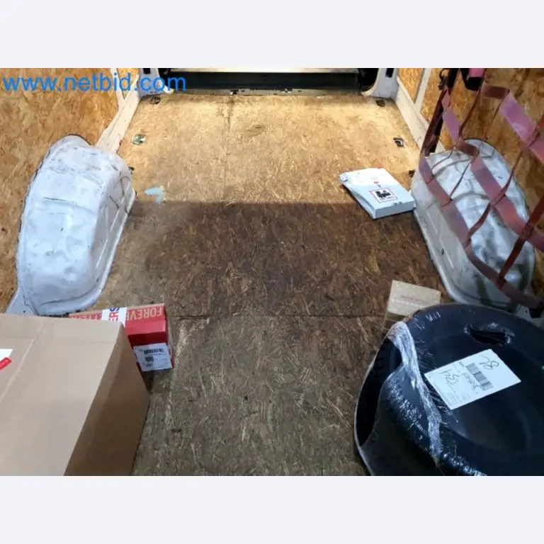 Přepravce balíkové služby-23