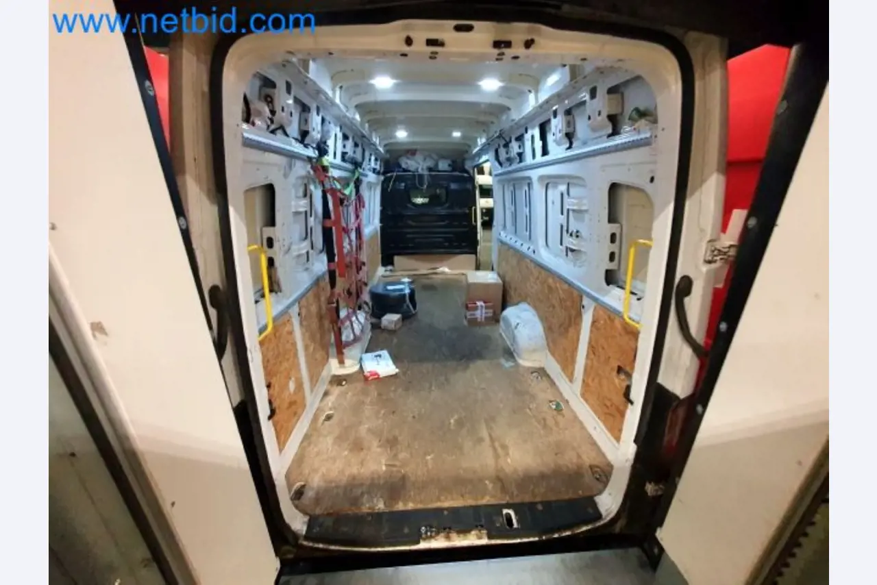 Přepravce balíkové služby-24