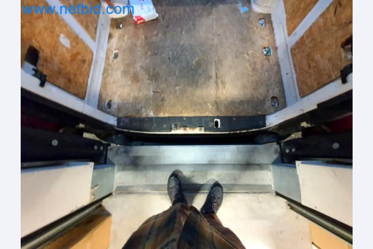 Přepravce balíkové služby-26