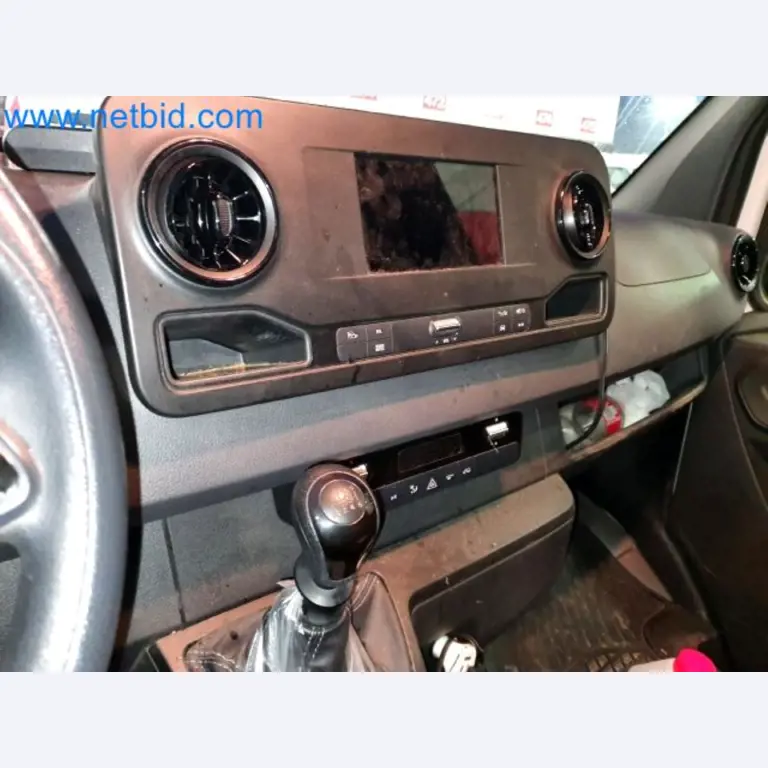 Přepravce balíkové služby-12