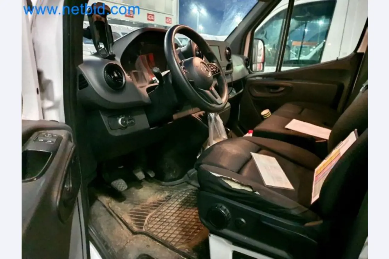 Přepravce balíkové služby-18