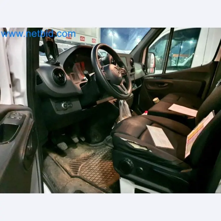 Přepravce balíkové služby-18