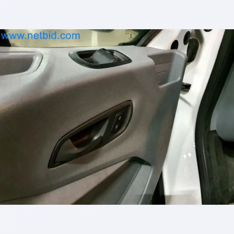 Transporteur van een pakketdienst-12