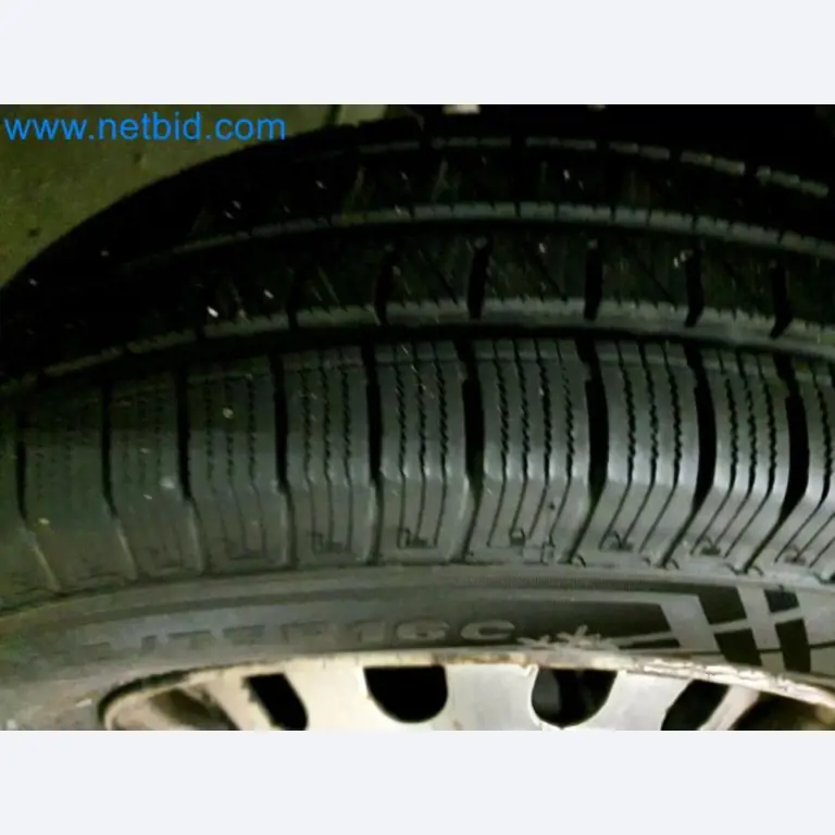 Transporteur van een pakketdienst-13