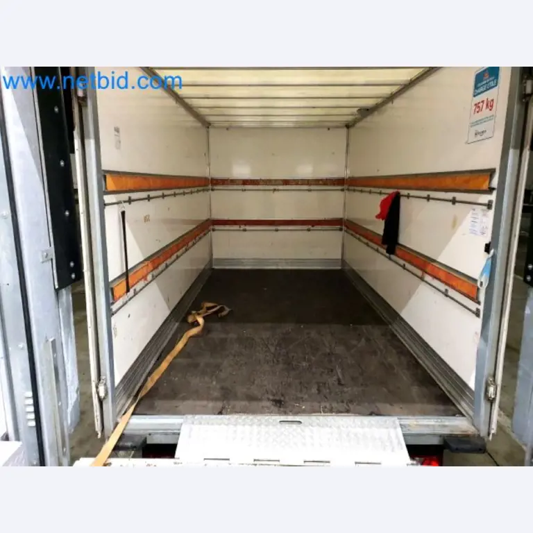 Transporteur van een pakketdienst-14