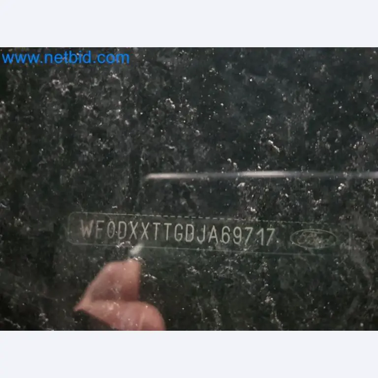 Transporteur van een pakketdienst-16