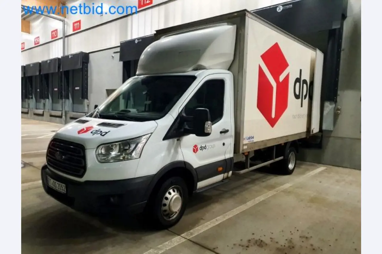 Transporteur van een pakketdienst-2