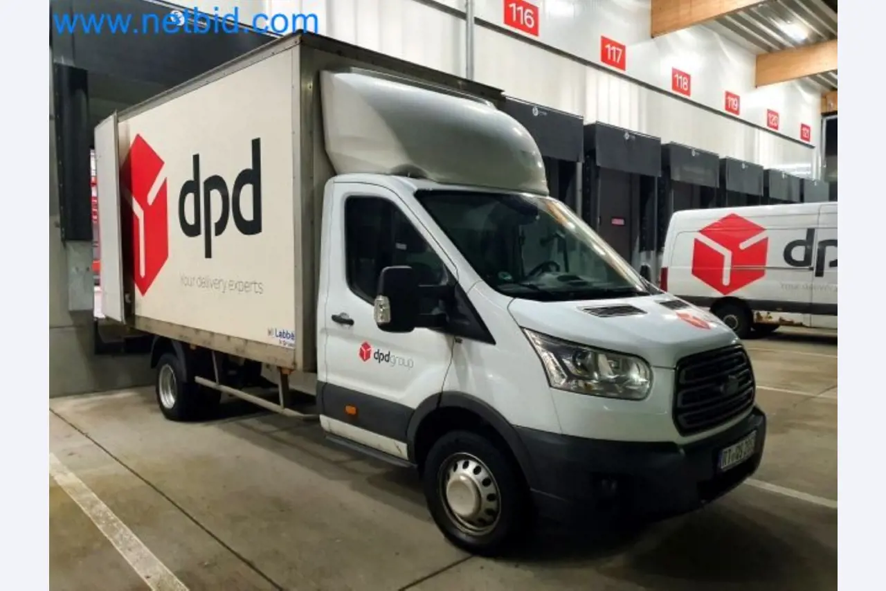 Transporteur van een pakketdienst-3