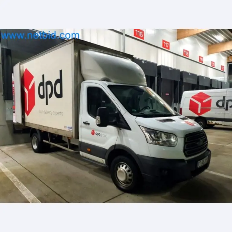 Transporteur van een pakketdienst-3