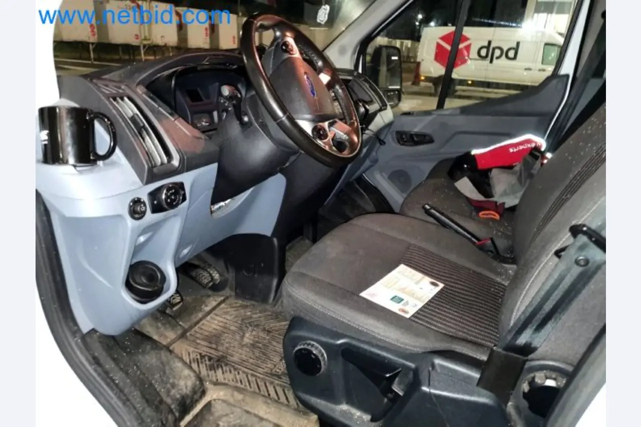 Transporteur van een pakketdienst-7