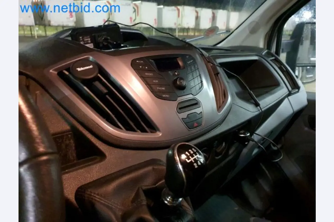 Transporteur van een pakketdienst-8