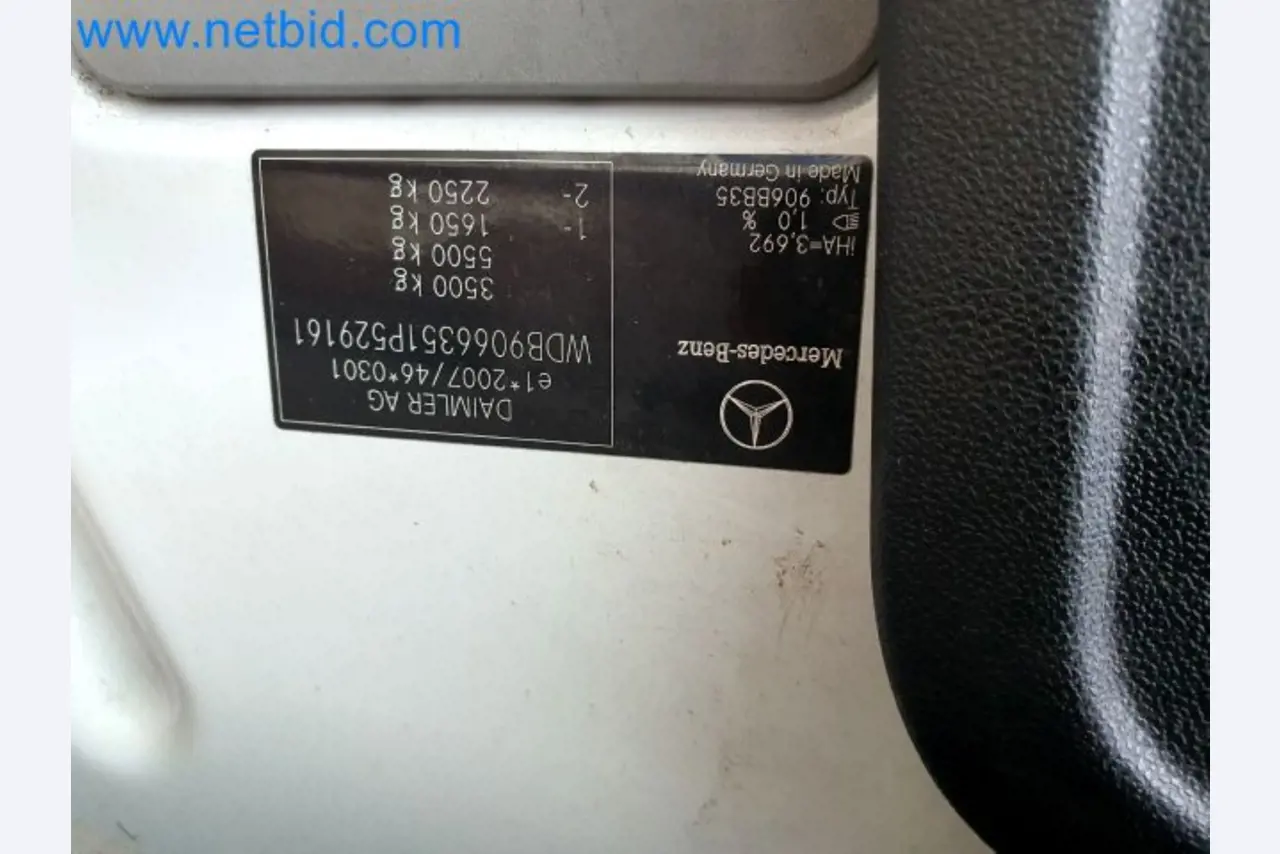 Transporteur van een pakketdienst-11