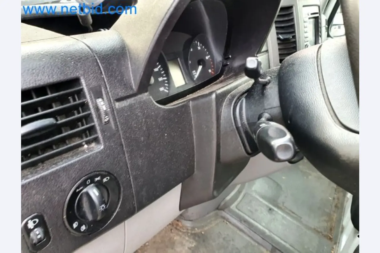 Transporteur van een pakketdienst-12