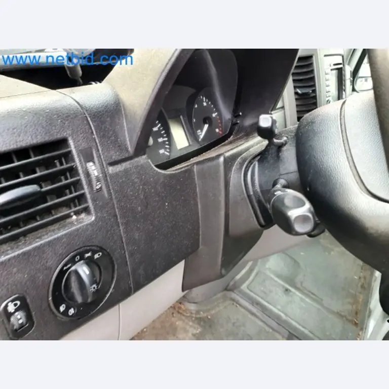 Transporteur van een pakketdienst-12