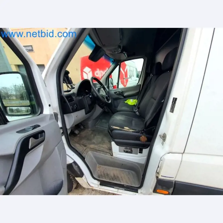 Transporteur van een pakketdienst-14