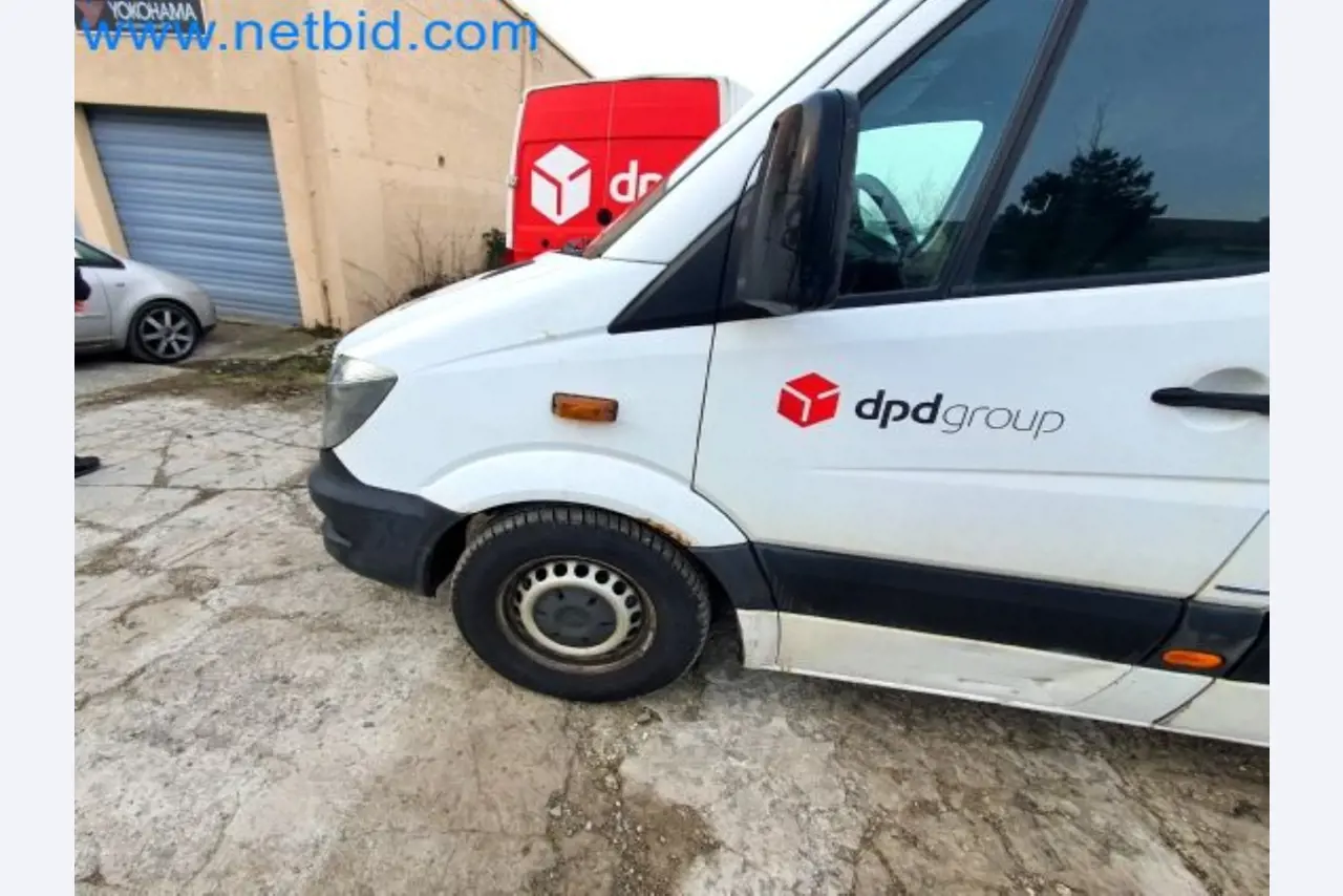 Transporteur van een pakketdienst-16