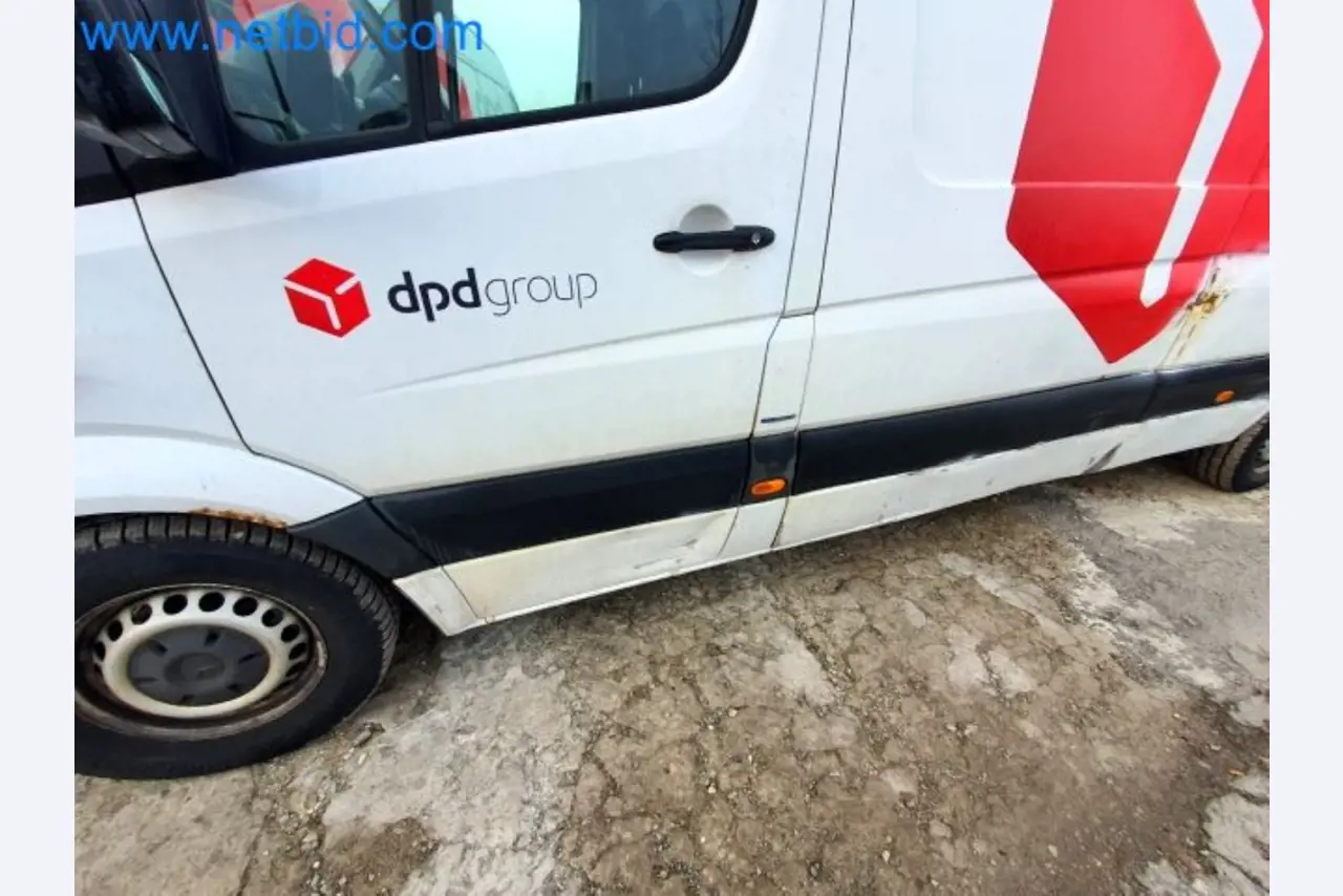 Transporteur van een pakketdienst-17