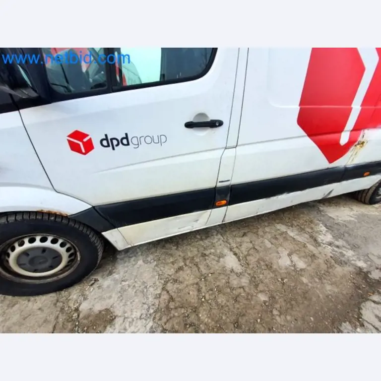 Transporteur van een pakketdienst-17