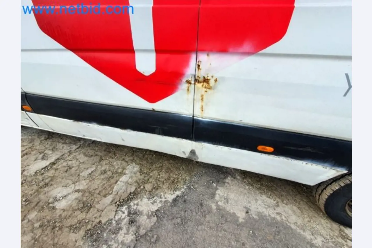 Transporteur van een pakketdienst-18