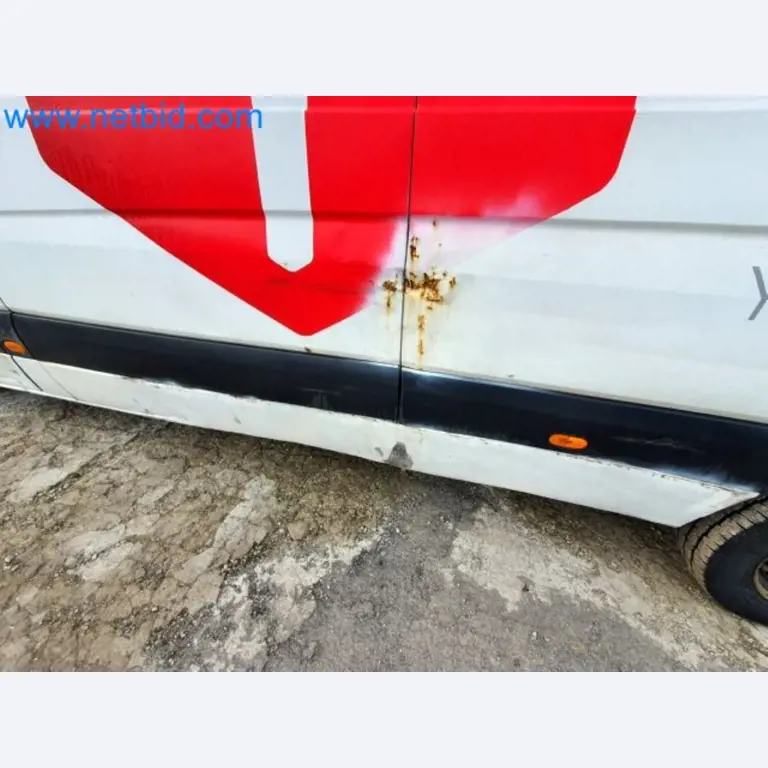 Transporteur van een pakketdienst-18