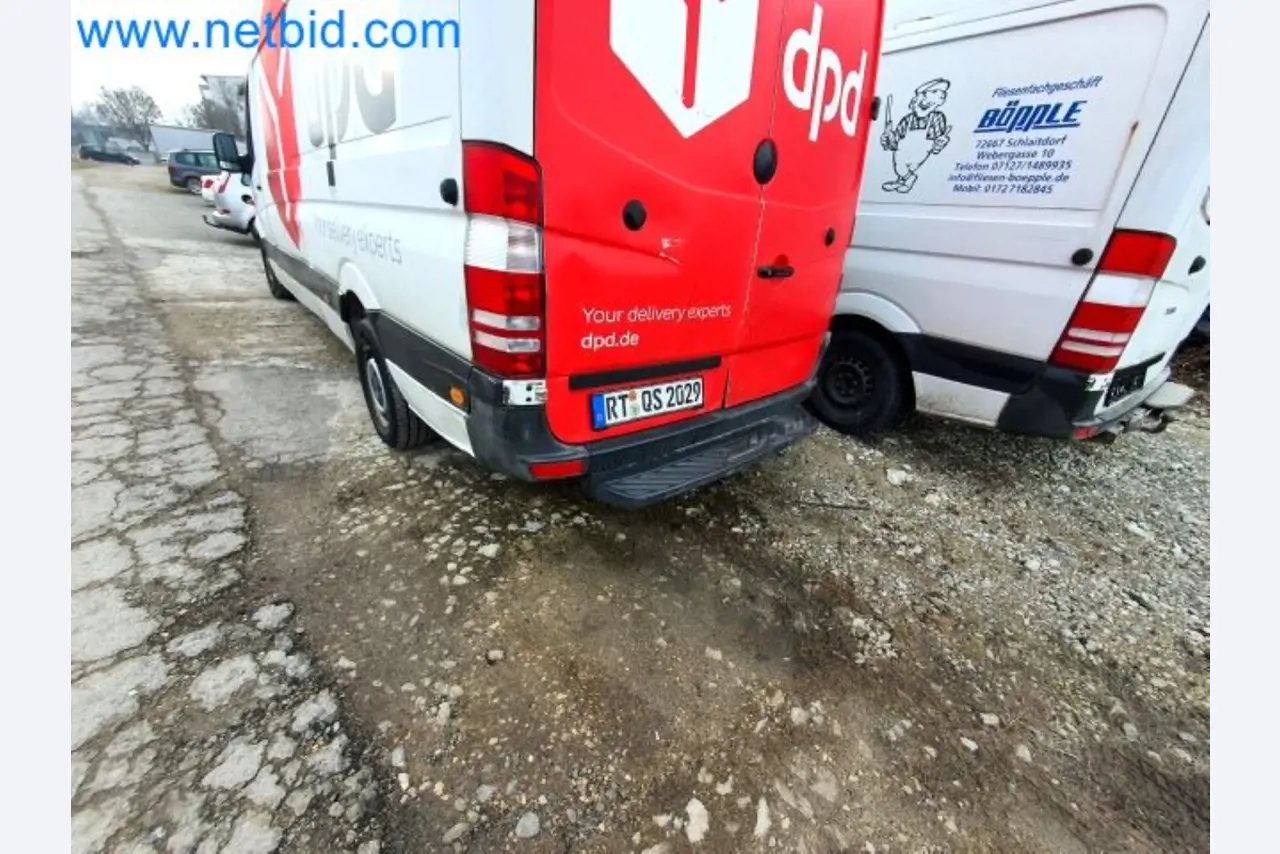 Transporteur van een pakketdienst-19