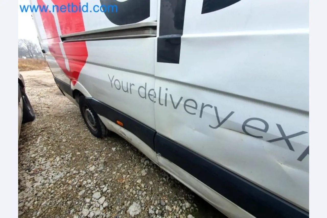 Transporteur van een pakketdienst-22