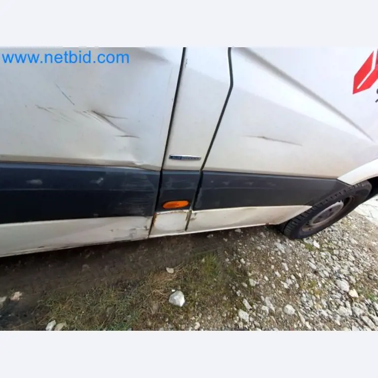 Transporteur van een pakketdienst-25