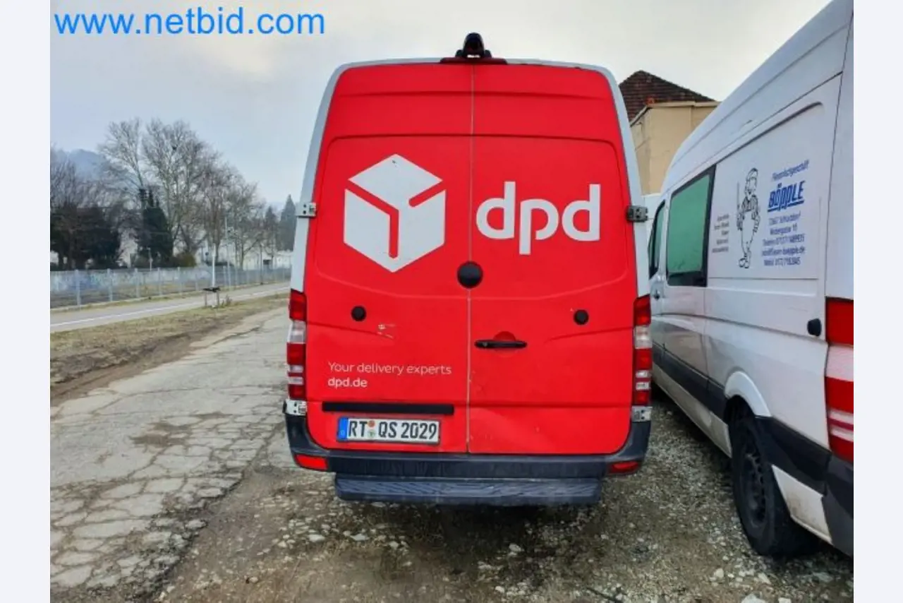 Transporteur van een pakketdienst-4