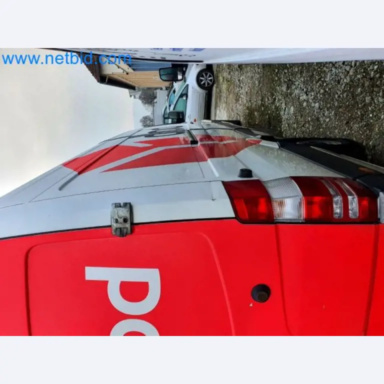 Transporteur van een pakketdienst-5