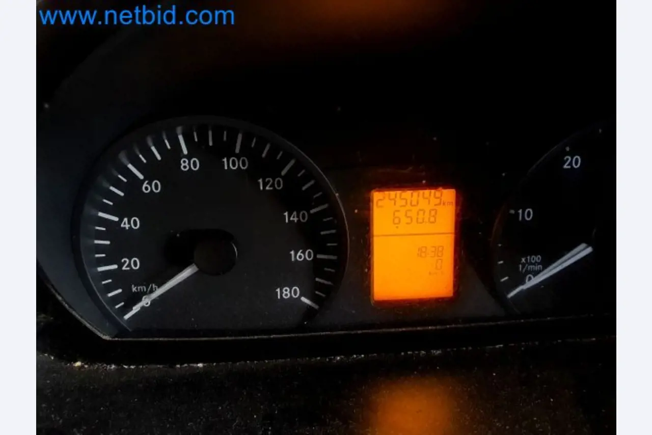 Transporteur van een pakketdienst-7