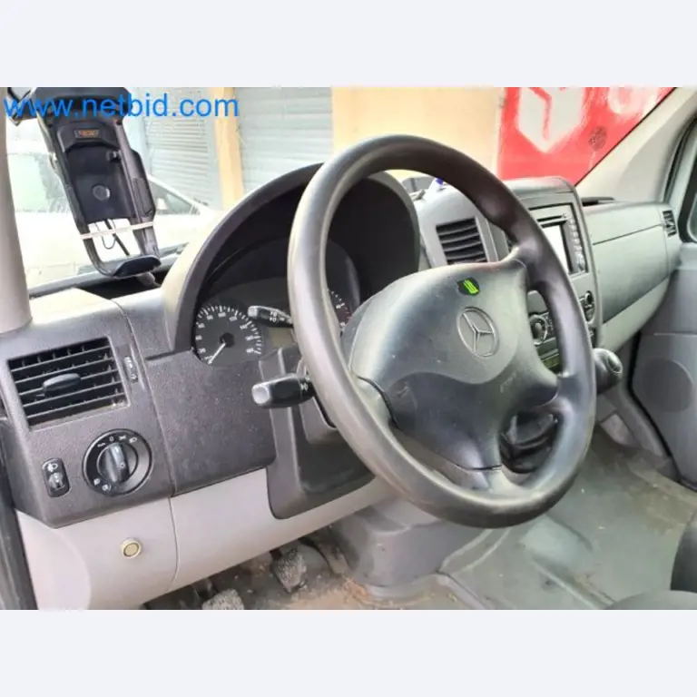 Transporteur van een pakketdienst-9