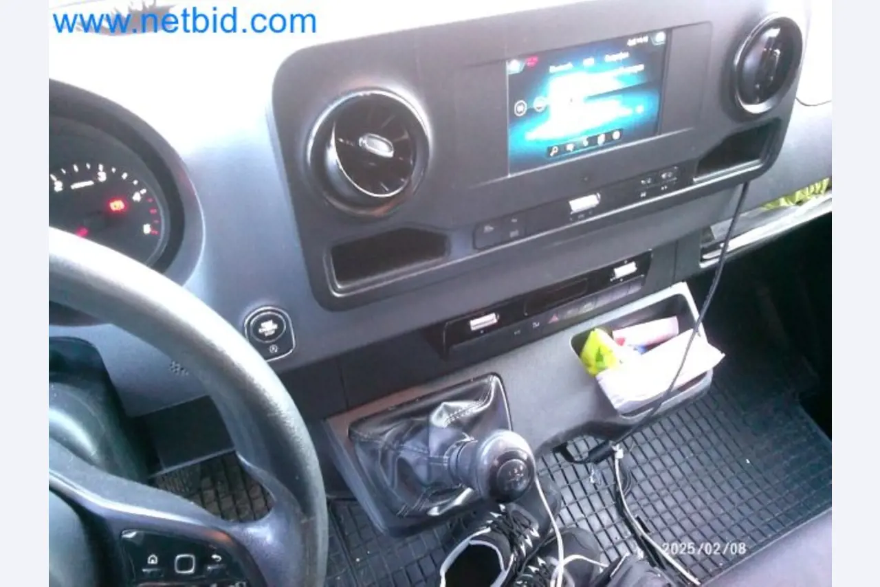 Přepravce balíkové služby-12