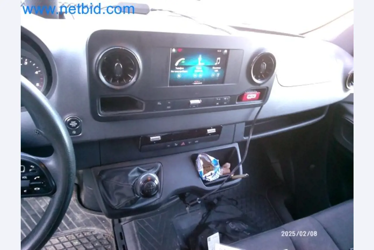 Přepravce balíkové služby-11