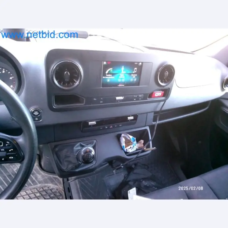 Přepravce balíkové služby-11