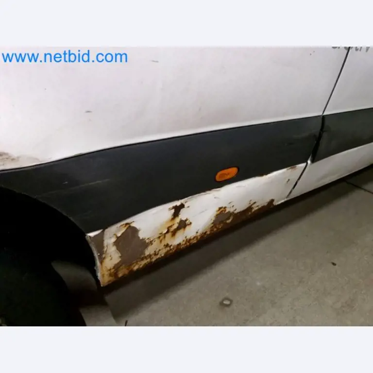 Transporteur van een pakketdienst-13