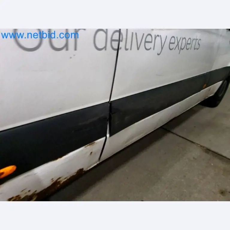 Transporteur van een pakketdienst-14