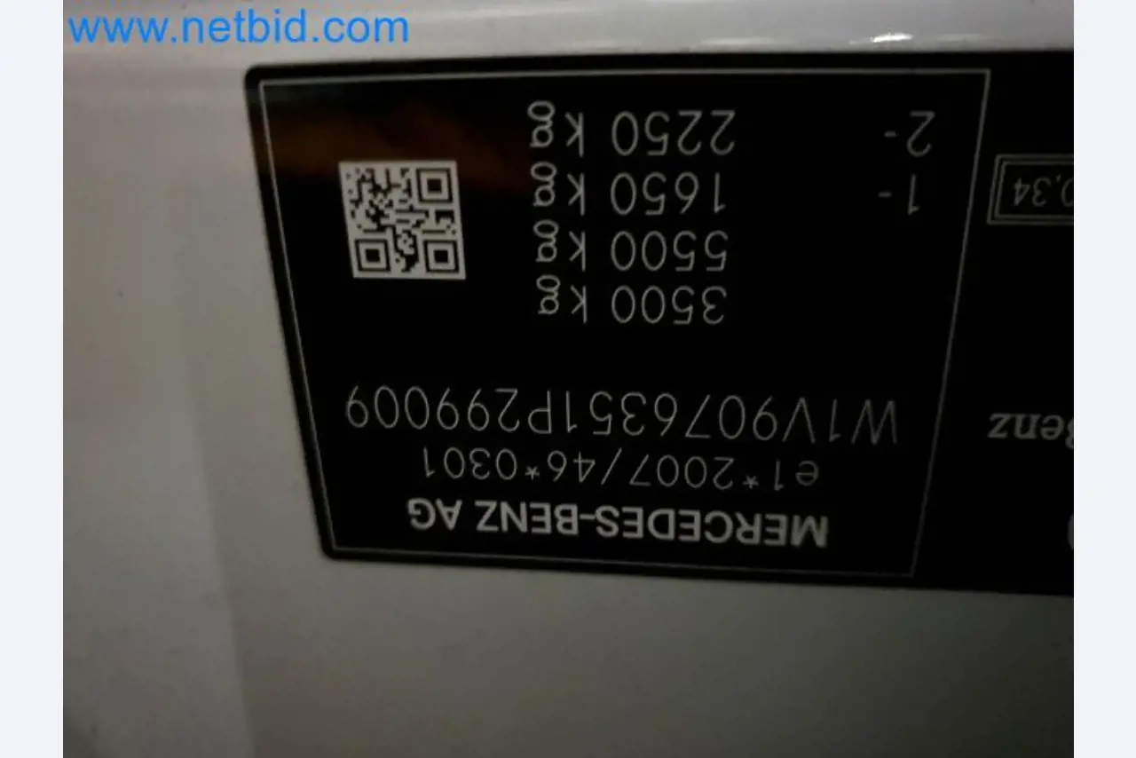 Transporteur van een pakketdienst-23