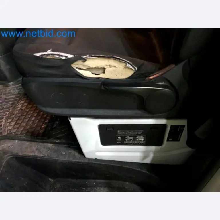 Transporteur van een pakketdienst-27