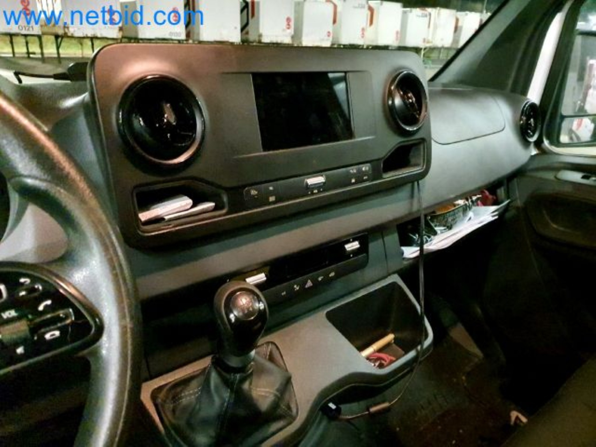 Przewoźnik paczek-30