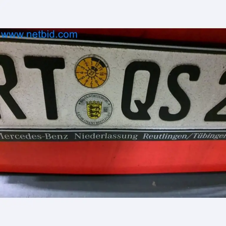 Transporteur van een pakketdienst-32