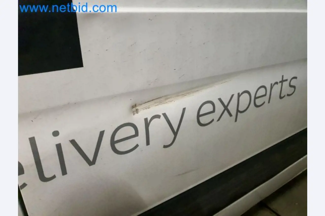 Transporteur van een pakketdienst-35