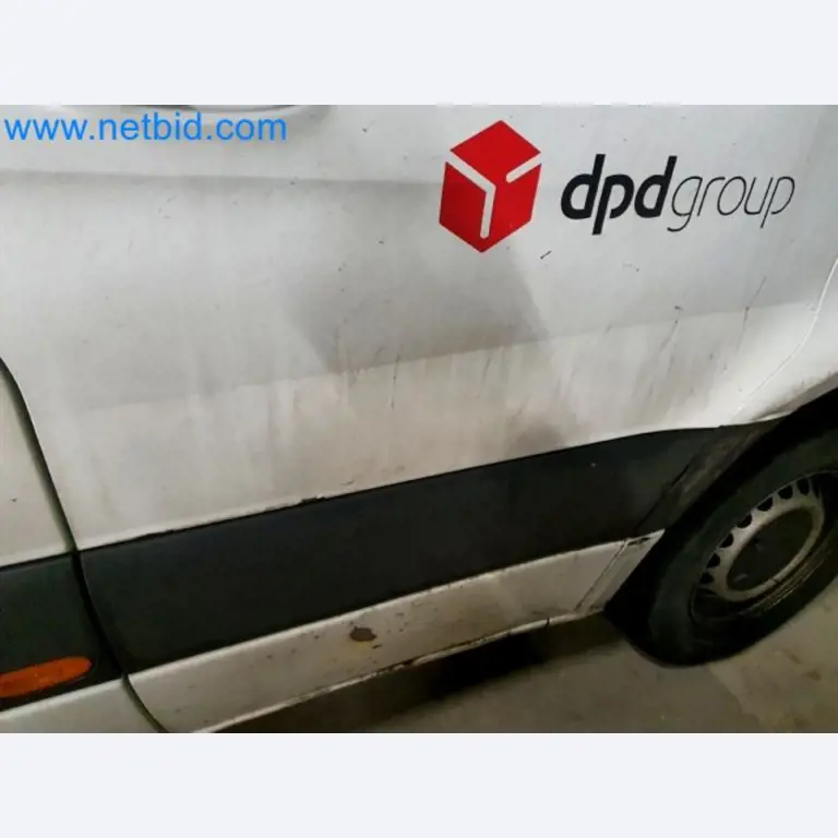 Transporteur van een pakketdienst-36