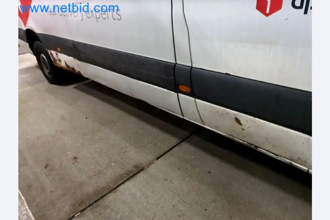 Transporteur van een pakketdienst-38