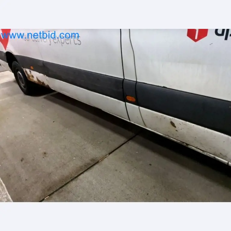 Transporteur van een pakketdienst-38