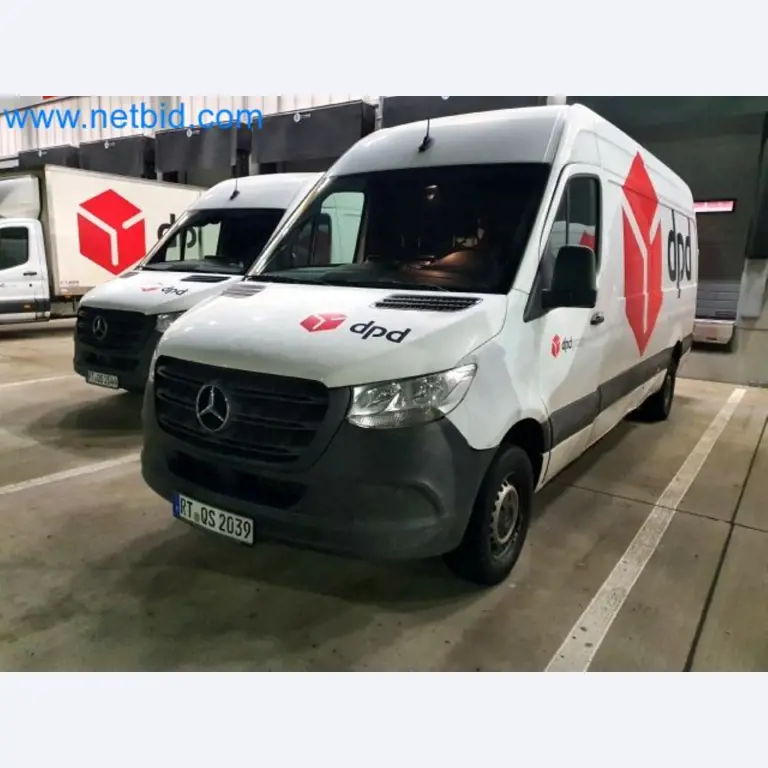 Transporteur van een pakketdienst-3