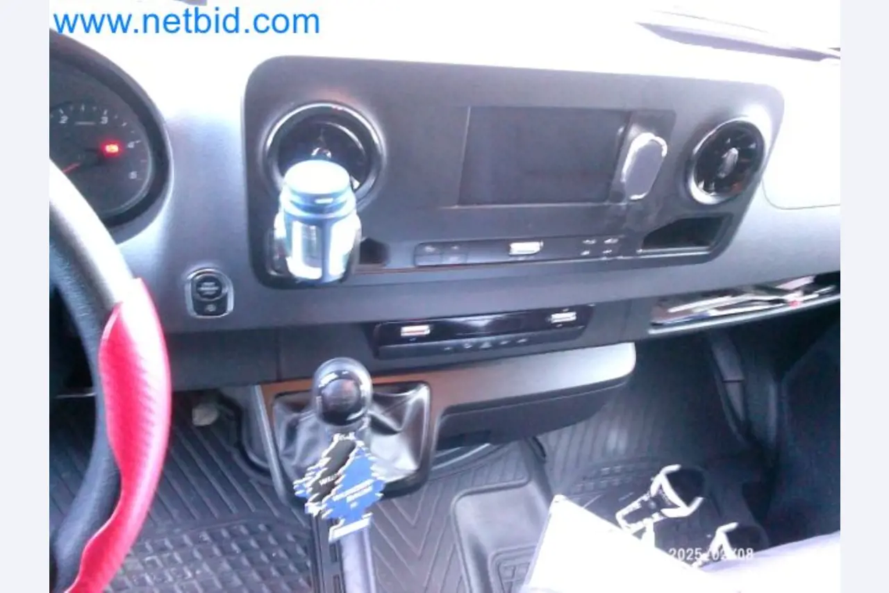 Přepravce balíkové služby-8