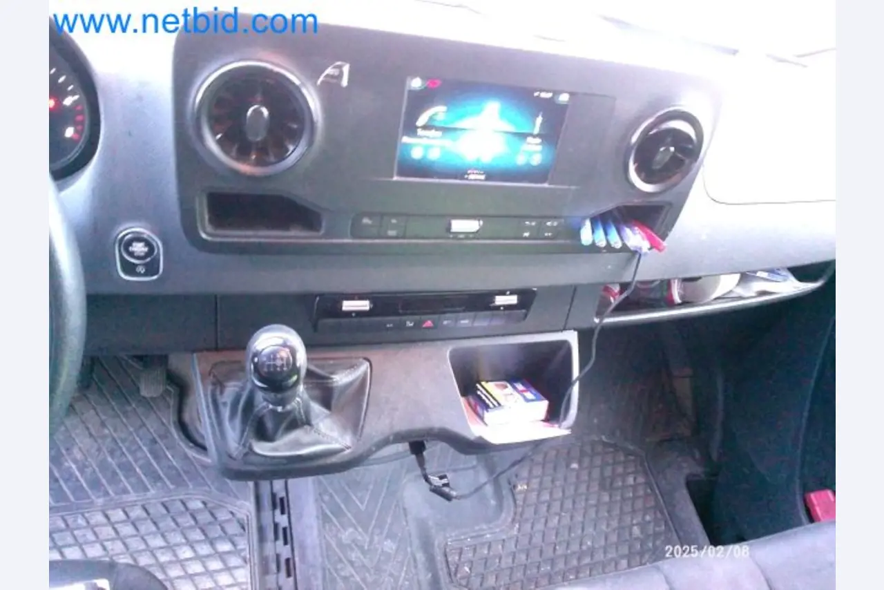 Přepravce balíkové služby-10